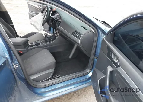 2021 Volkswagen Jetta 1.4T R-Line/1.4T S z USA, uszkodzony, nr VIN 3VWN57BU2MM059728